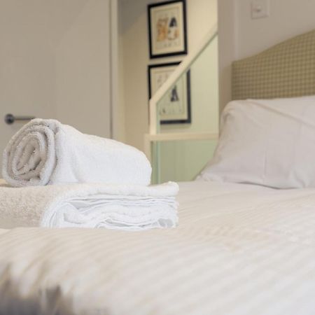 2 Bedroom Apartment Hammersmith Grove Sleeps 4 ลอนดอน ภายนอก รูปภาพ