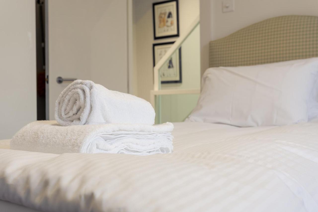 2 Bedroom Apartment Hammersmith Grove Sleeps 4 ลอนดอน ภายนอก รูปภาพ