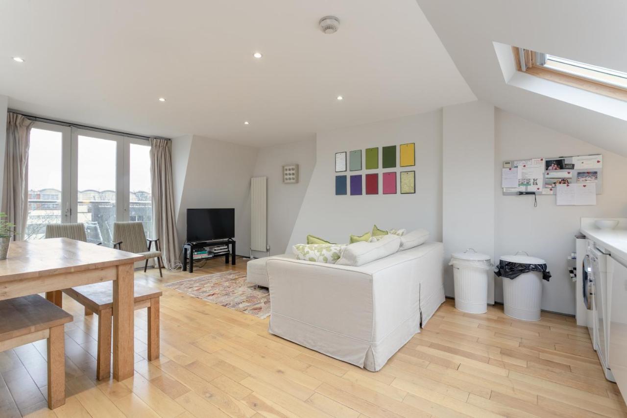 2 Bedroom Apartment Hammersmith Grove Sleeps 4 ลอนดอน ภายนอก รูปภาพ