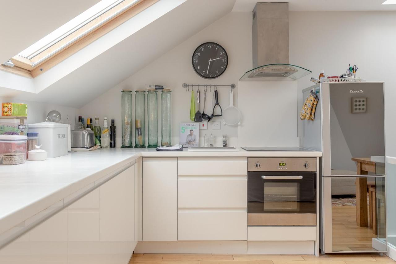 2 Bedroom Apartment Hammersmith Grove Sleeps 4 ลอนดอน ภายนอก รูปภาพ