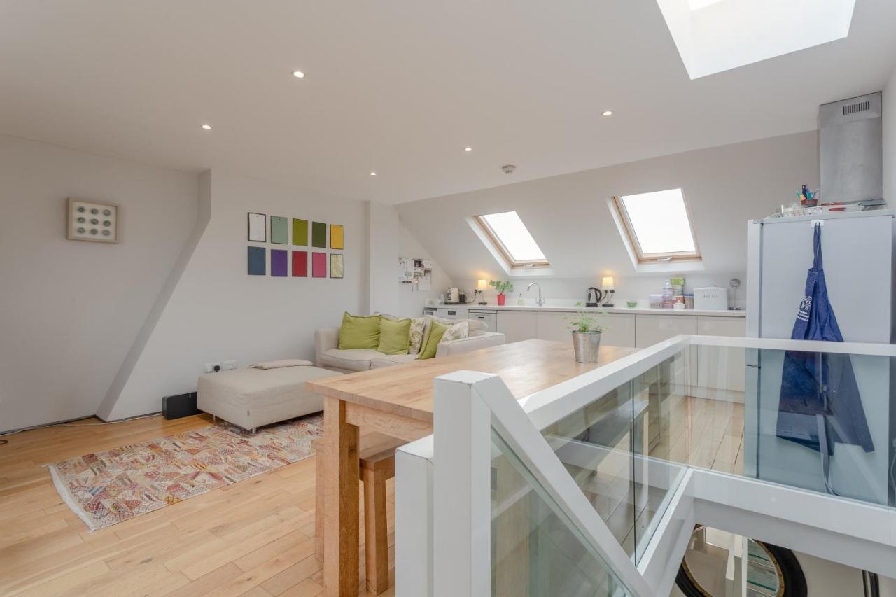 2 Bedroom Apartment Hammersmith Grove Sleeps 4 ลอนดอน ภายนอก รูปภาพ