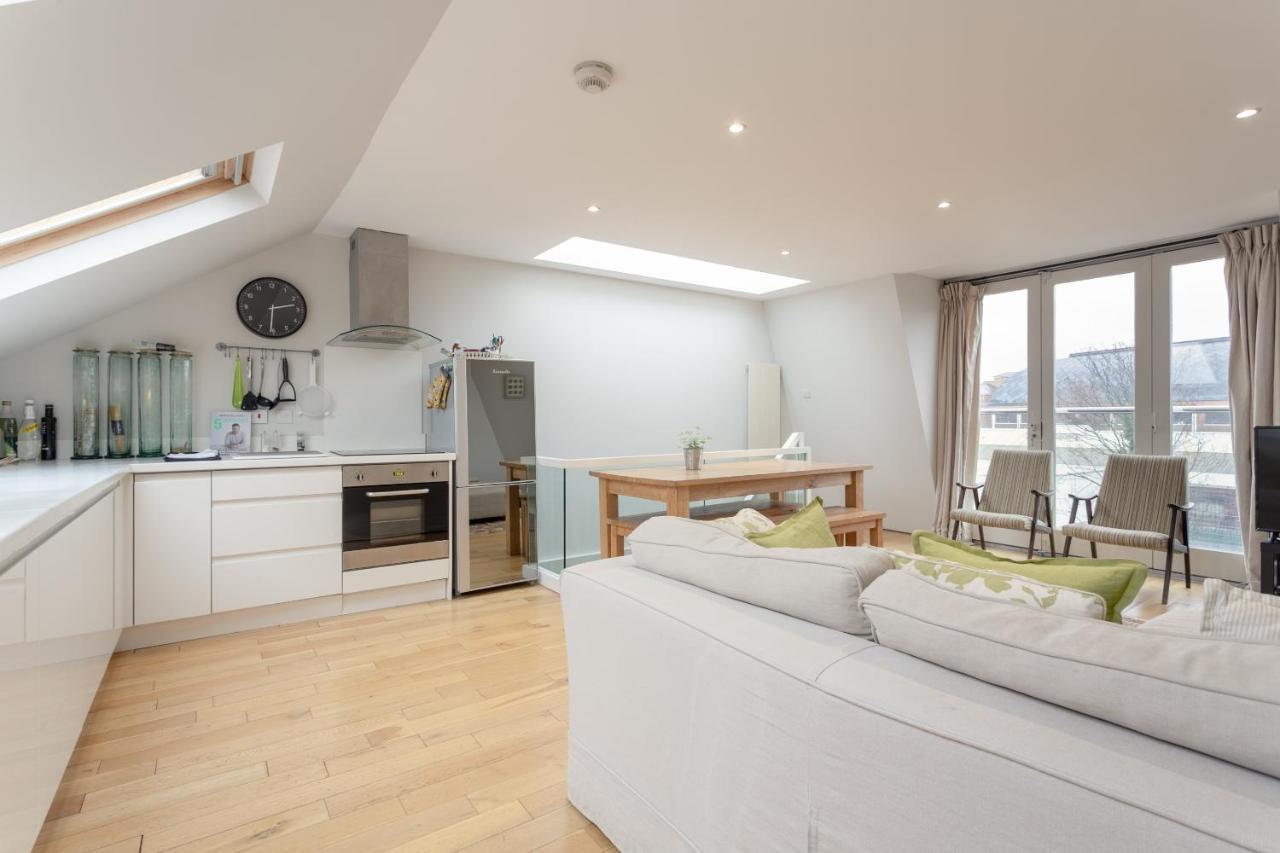 2 Bedroom Apartment Hammersmith Grove Sleeps 4 ลอนดอน ภายนอก รูปภาพ
